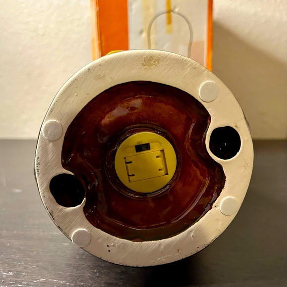 Kirkland Skull light up lantern - Picture 4 of 9